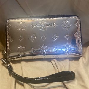 NWOT Michael Kors wristlet